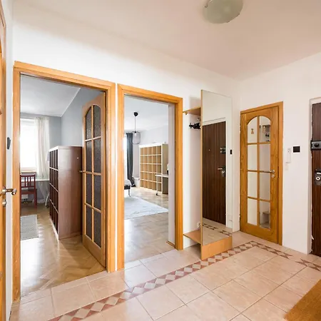 Praga Poludnie Spacious Apartment