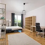 Praga Poludnie Spacious