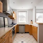 Praga Poludnie Spacious 바르샤바